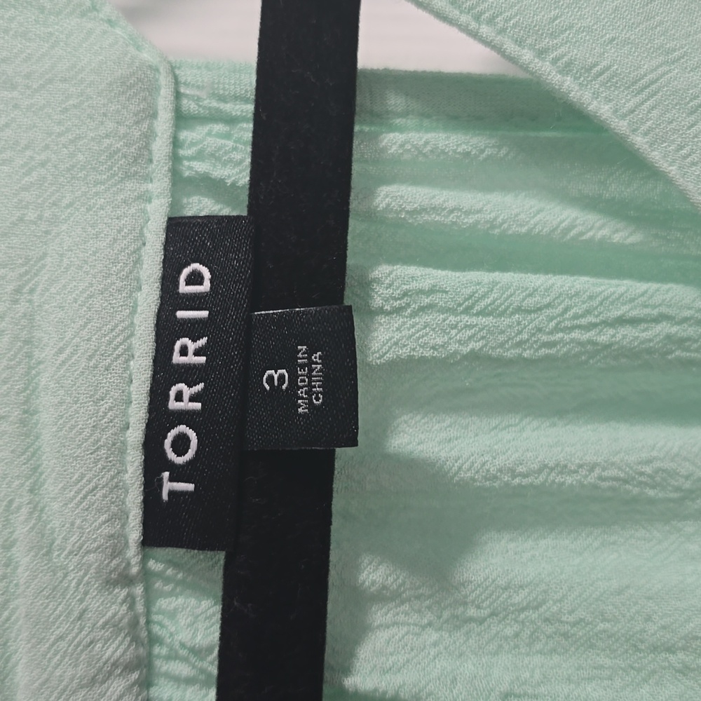 Torrid Size 3 Mint Green Top - Picture 3 of 7